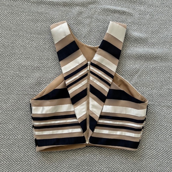 Finders Keepers⎪Hurricane Top - Picture 2 of 8